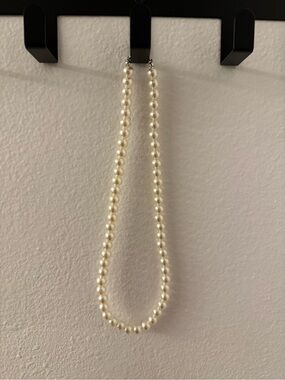 Classic Cream Pearl Necklace - Elegant Women Jewelry
